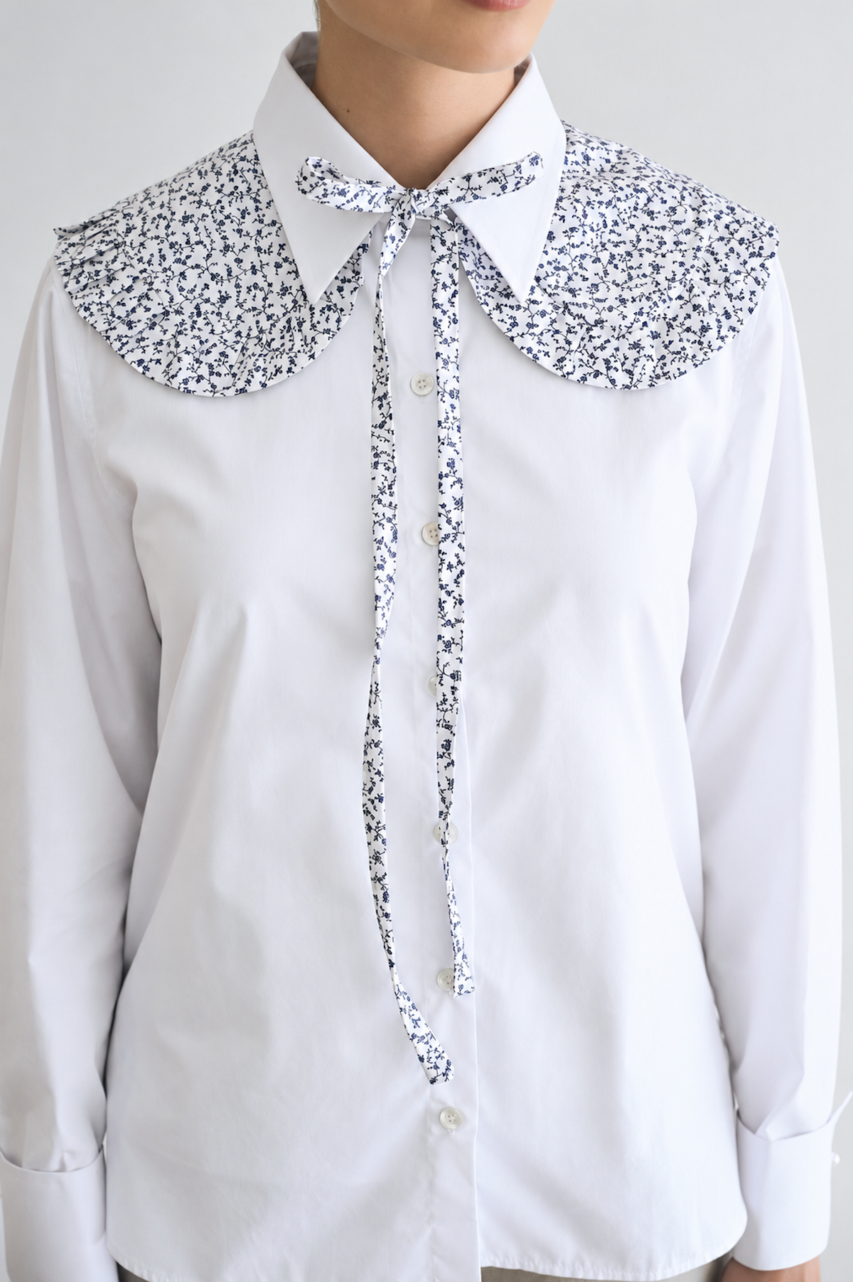 Cuello Époque de Flores Azules