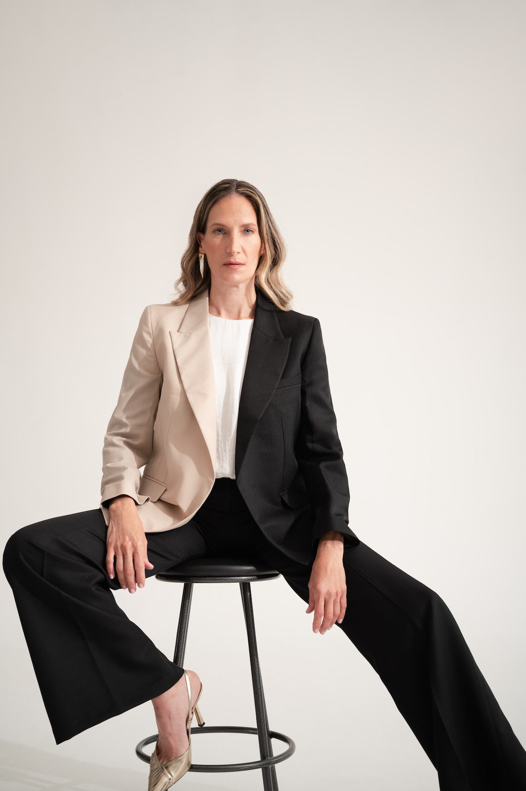 Blazer Bicolor Époque Beige y Negro