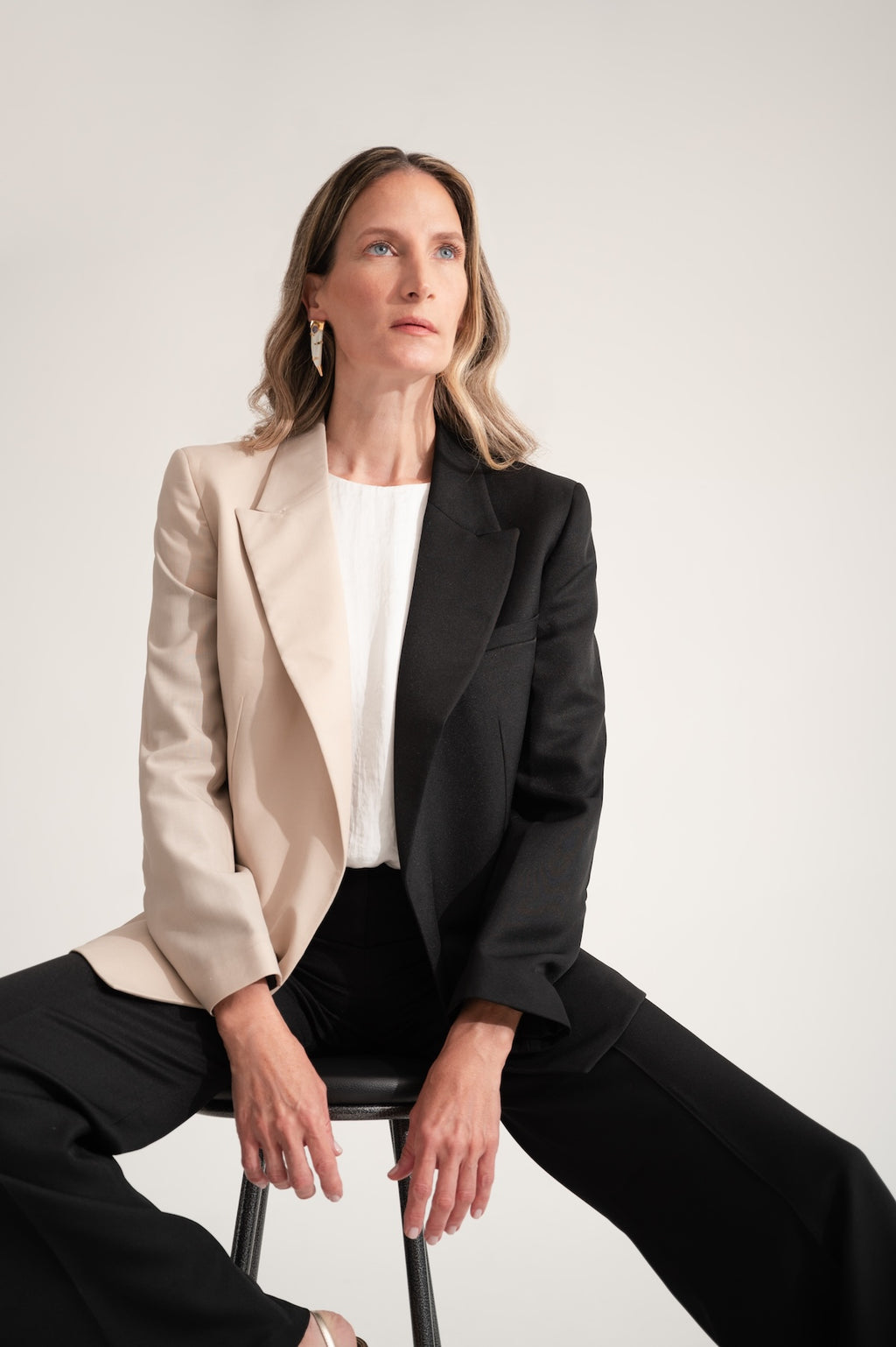 Blazer Bicolor Époque Beige y Negro